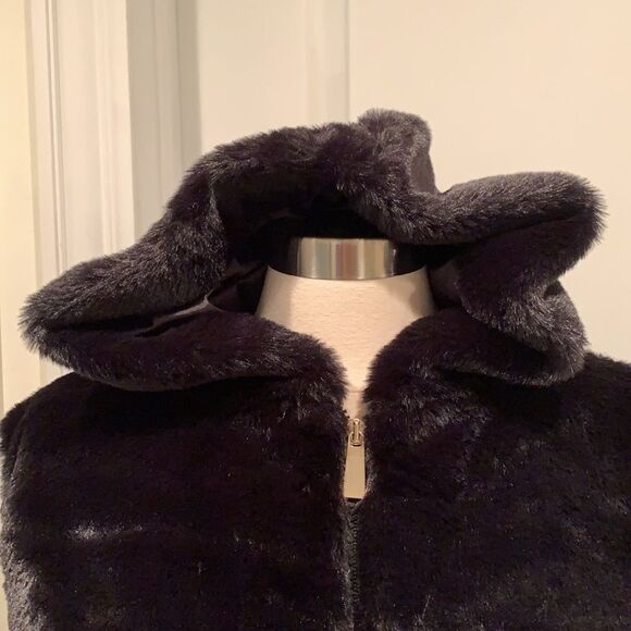 Alessandra C Black Soft Faux Fur Vest with side Pockets Made in Italy - Picture 2 of 10